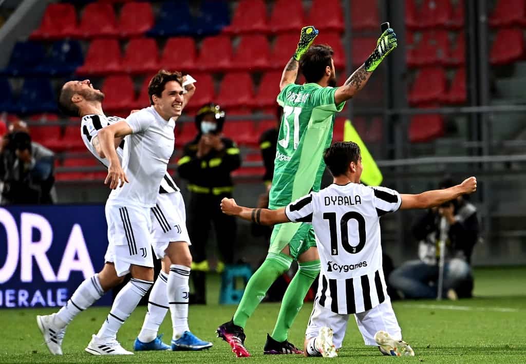 Football: Juventus and AC Milan qualify for Champions League, Napoli miss out