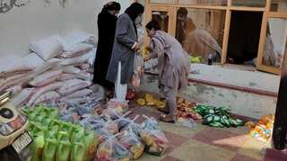 Group of volunteers helps transgender community in Kashmir with food kits amid Covid