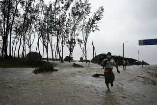 2 dead, 5,000 more evacuated as cyclone-triggered rain pummels Jharkhand