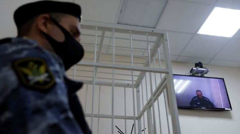 Putin critic Alexei Navalny sues prison for censoring his newspapers