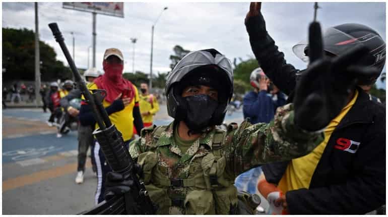 Colombia: At least 10 dead in anti-government protest clashes Colombia: At least 10 dead in anti-government protest clashes
