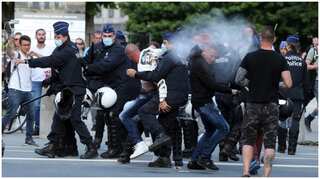 Maskless protesters oppose Covid restrictions in Brussels