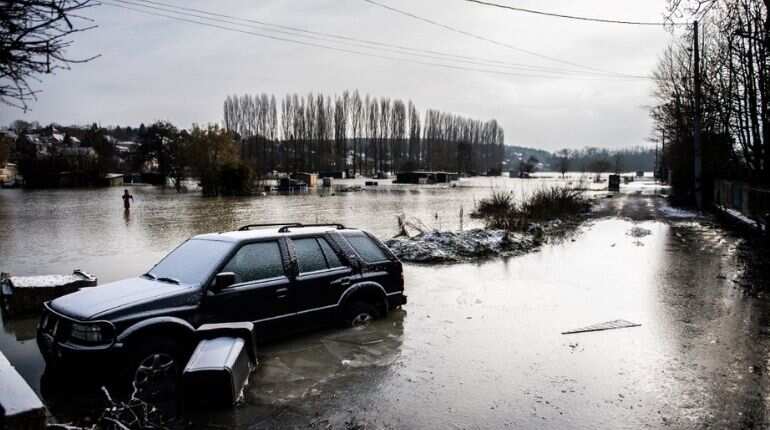 Emergency declared as New Zealand floods threaten thousands of homes
