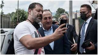 Turkish foreign minister meets Muslim community in Greece