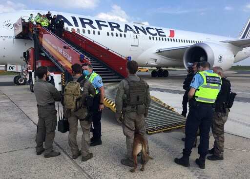French authorities scramble Rafale jet after bomb threat in Air France plane