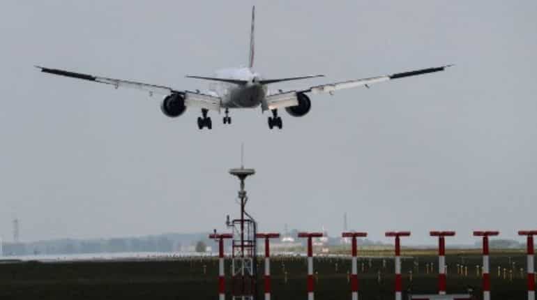 Bomb threat on Air France flight causes security scare Bomb threat on Air France flight causes security scare