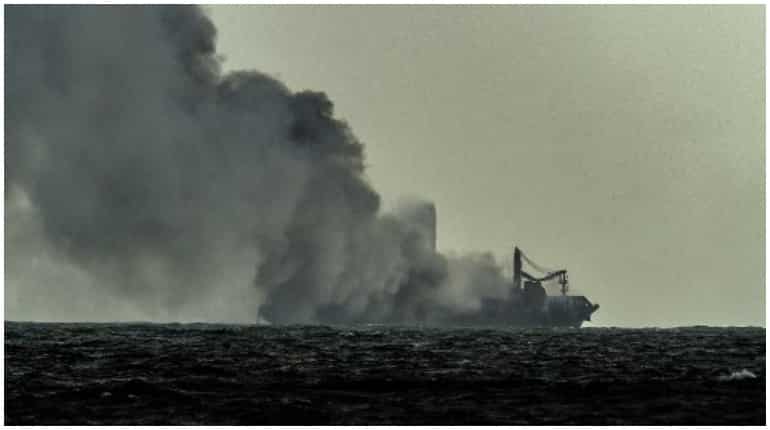 Foul smelling foam washed ashore near Rameswaram; fishermen suspect chemicals from MV X-Press Pearl Foul smelling foam washed ashore near Rameswaram; fishermen suspect chemicals from MV X-Press Pearl
