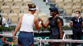 French Open: Barbora Krejcikova swats aside Sloane Stephens to book quarter-final spot