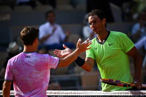 Tennis: Nadal overpowers Schwartzman to enter French Open semi-final