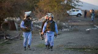 Azerbaijan hands Armenia fifteen captive troops