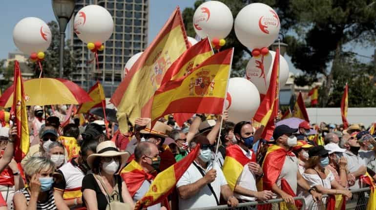 Thousands protest against Spain's possible pardons for jailed Catalan leaders Thousands protest against Spain's possible pardons for jailed Catalan leaders