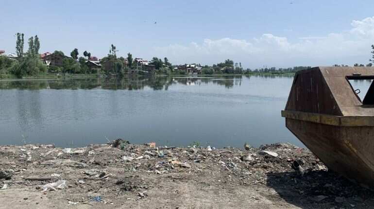 Local residents bring back a dead lake in Srinagar Local residents bring back a dead lake in Srinagar