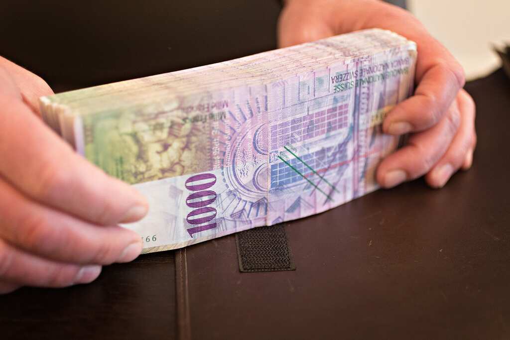 Stashed cash doesn't affect Swiss monetary policy