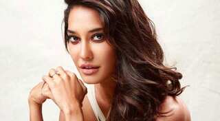 Lisa Haydon welcomes third baby