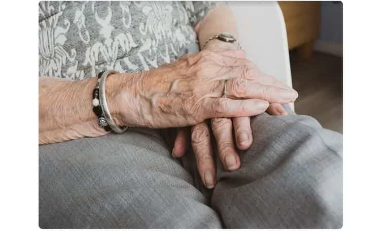 A new online calculator might help predict end-of-life care needs, death for older adults