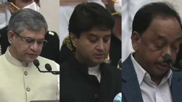 PM Modi reshuffles cabinet; Jyotiraditya Scindia among others take oath PM Modi reshuffles cabinet; Jyotiraditya Scindia among others take oath