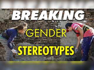 Argentine women build houses to break down gender stereotypes