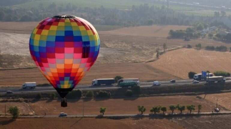 Hot air balloon crash injures 11 in New Zealand