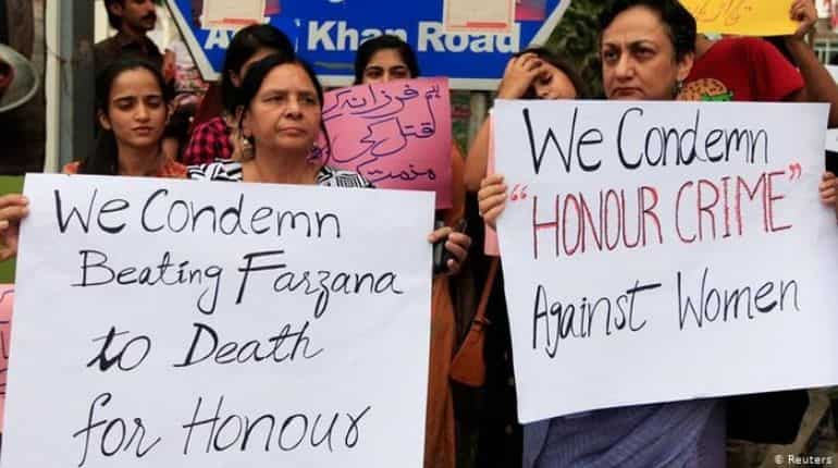 Pakistan's Islamic body that said man can ‘lightly beat’ wife halts legislation on Domestic Violence Bill