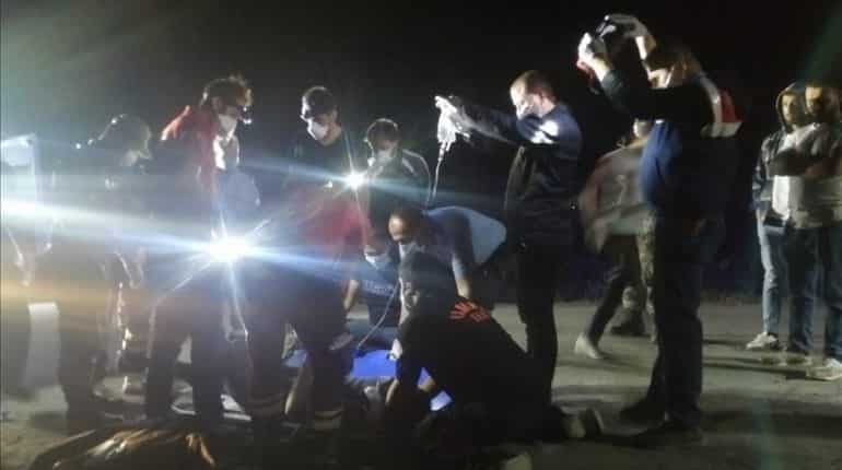 12 dead, 20 injured as minibus carrying illegal migrants crashes in Turkey 12 dead, 20 injured as minibus carrying illegal migrants crashes in Turkey