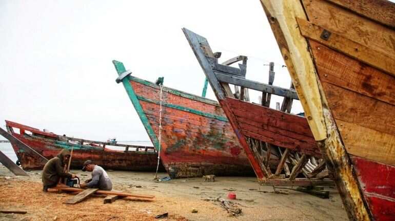Nine killed, dozens missing after boats capsize in Indonesia storm Nine killed, dozens missing after boats capsize in Indonesia storm