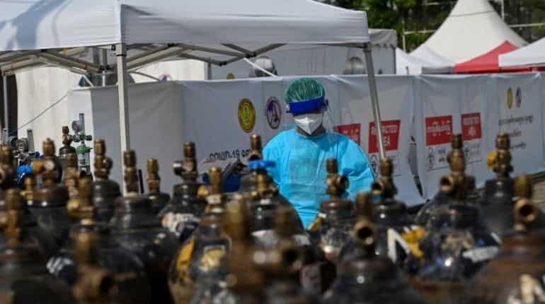 As COVID rages in Myanmar, army hoards oxygen, doctors say
