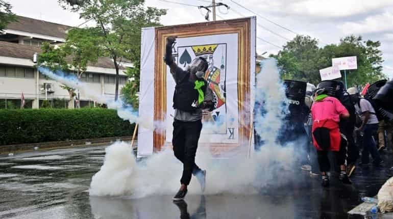 Thai police deploy water cannons, rubber bullets against protestors denouncing PM Thai police deploy water cannons, rubber bullets against protestors denouncing PM