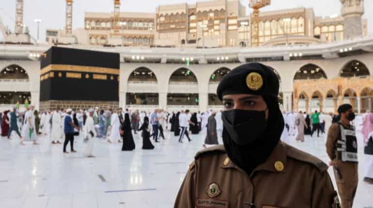 For the first time, Saudi women stand guard in Mecca during haj