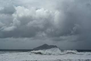 Super typhoon Chanthu threatens Philippines, Taiwan