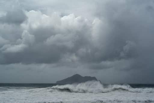 Super typhoon Chanthu threatens Philippines, Taiwan