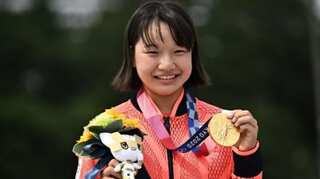 Tokyo 2020: Japan's Momiji Nishiya, 13, becomes first women's Olympic skateboard champion