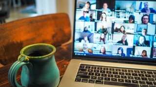 Study shows despite gender balance at medical conferences, women participate less
