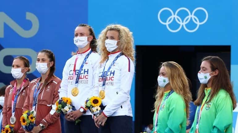 Tokyo Olympics tennis: Top-seeded Czech team win women's doubles gold over Swiss pair