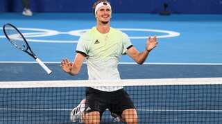 Tokyo 2020: Alexander Zverev beats Karen Khachanov to win gold in tennis men's singles