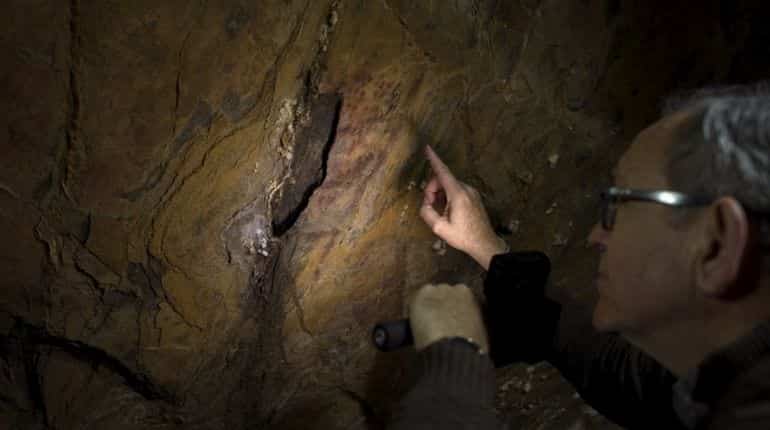 Scientists discover Neanderthals were painting caves in Europe long before modern humans Scientists discover Neanderthals were painting caves in Europe long before modern humans