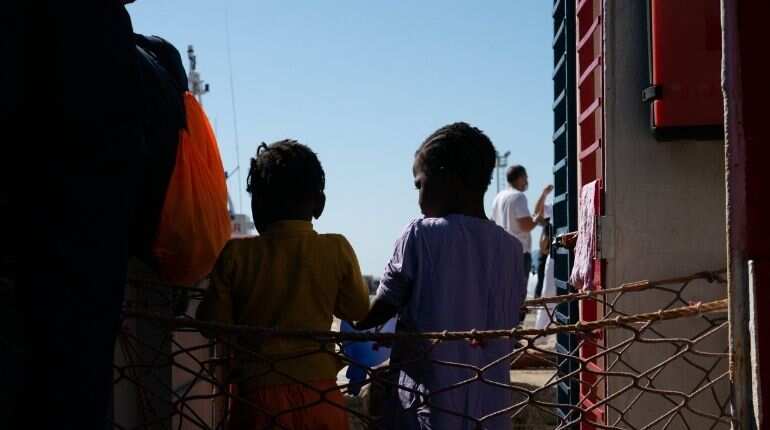 Hundreds of migrants find safe port in Italy Hundreds of migrants find safe port in Italy
