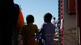 Hundreds of migrants find safe port in Italy