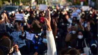 Thai police fire rubber bullets at protestors demanding better vaccine rollout