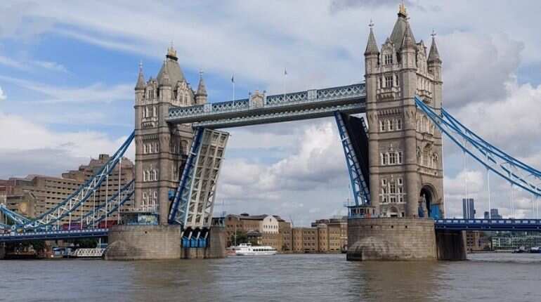 Stuck again: 'Technical failure' leaves London's iconic Tower Bridge open, causing traffic chaos - Watch video