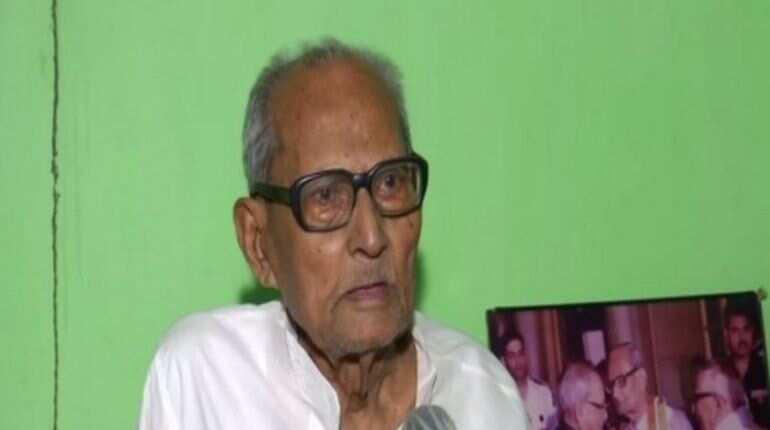 India: 98-yr-old freedom fighter from Quit India movement honoured by government India: 98-yr-old freedom fighter from Quit India movement honoured by government