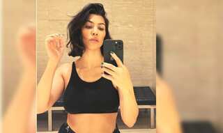 Kourtney Kardashian debuts new dramatic haircut!