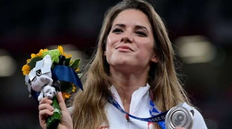 Tokyo 2020: Polish javelin star Maria Andrejczyk auctions off Olympic silver medal for a special cause