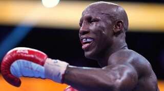 Cuban Ugas upsets Manny Pacquiao to retain welterweight title