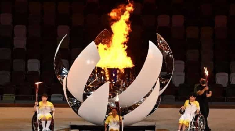 Lighting of the cauldron
