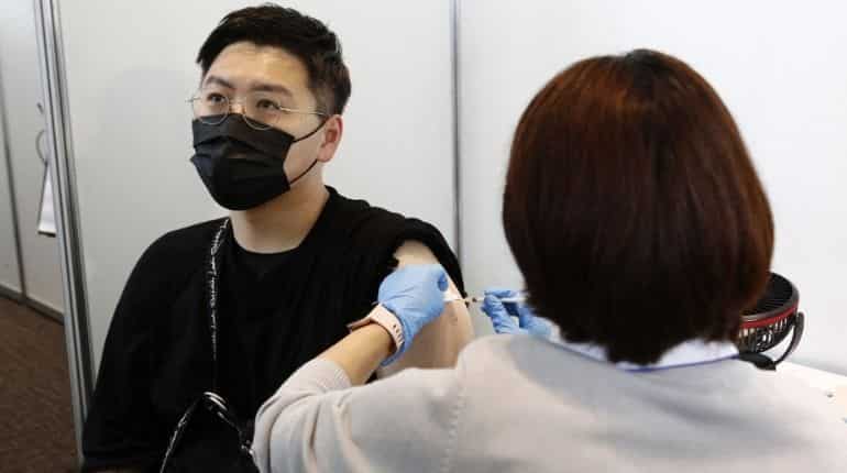 UK scientists eye single jab to tackle all coronavirus variants