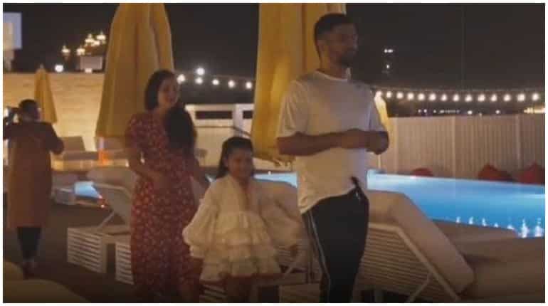 IPL 2021: MS Dhoni-led CSK enjoy some time off as they bond over dinner ahead of UAE leg - watch IPL 2021: MS Dhoni-led CSK enjoy some time off as they bond over dinner ahead of UAE leg - watch