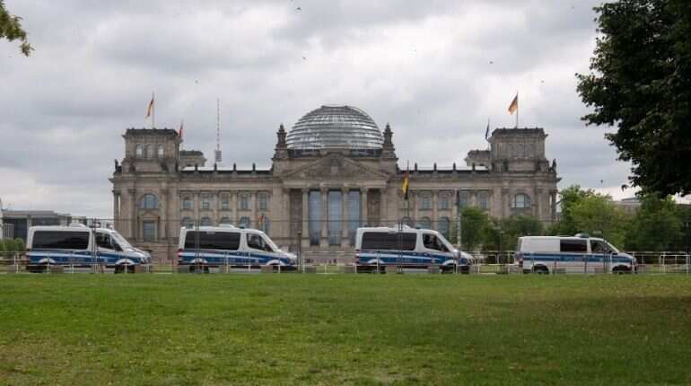 German man on trial for allegedly spying on Bundestag for Russians