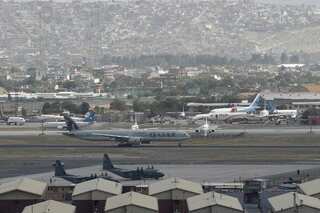 First flight arrives at Kabul as Qatar sends 'technical team'