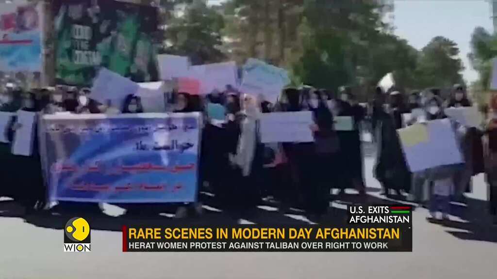 Afghan women protests against Taliban over right to work