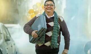 Rishi Kapoor's first look from his last film 'Sharmaji Namkeen' revealed on his birth anniversary